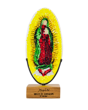 Cargar imagen en el visor de la galería, Virgen de Guadalupe, pieza en vidrio fundido