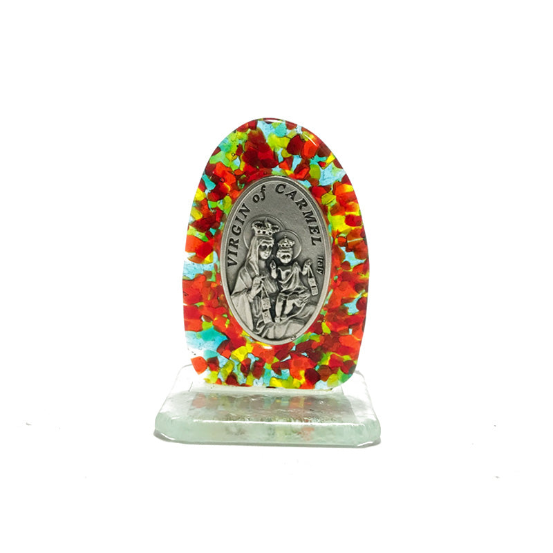 Medalla de Virgen del Carmen sobre vidrio fundido