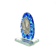 Cargar imagen en el visor de la galería, Medalla de Virgen de Fátima sobre vidrio fundido