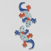 Cargar imagen en el visor de la galería, Pareja de iguanas - figura en mosaico
